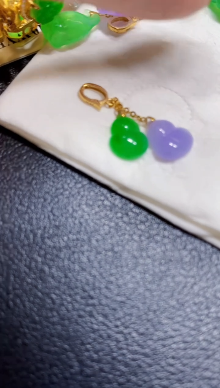 颈饰18K金镶嵌翡翠s****a葫芦