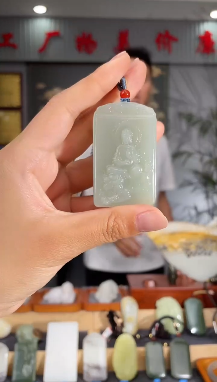 和田玉未镶嵌颈饰1