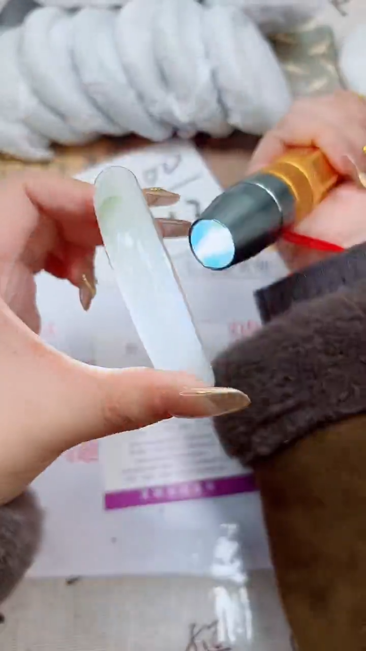 【闪购商品】石英质玉手镯未镶嵌K283-56.4