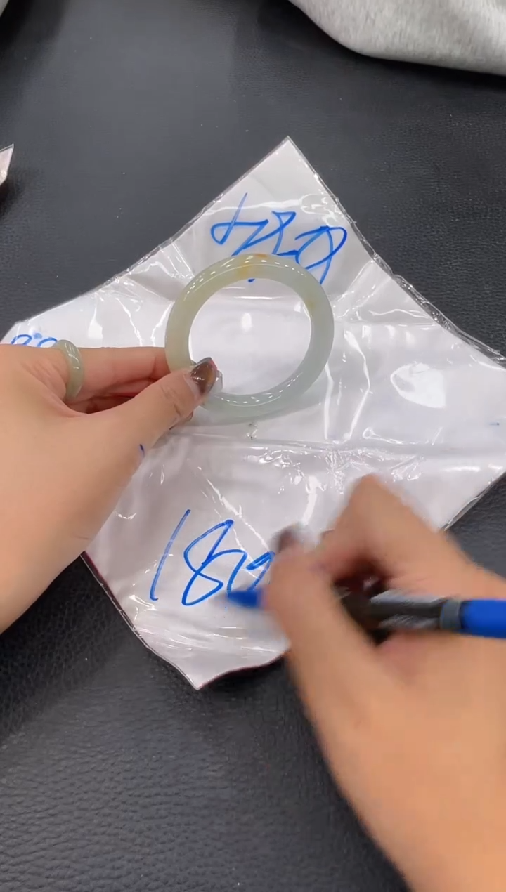 【闪购商品】翡翠手镯未镶嵌手镯