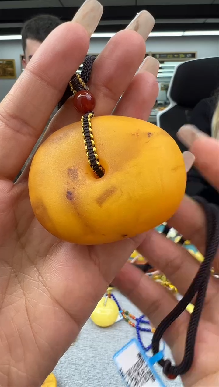 【闪购商品】琥珀颈饰未镶嵌37秒拍号