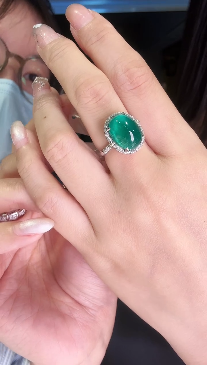 18K金镶嵌戒指祖母绿7.55ct