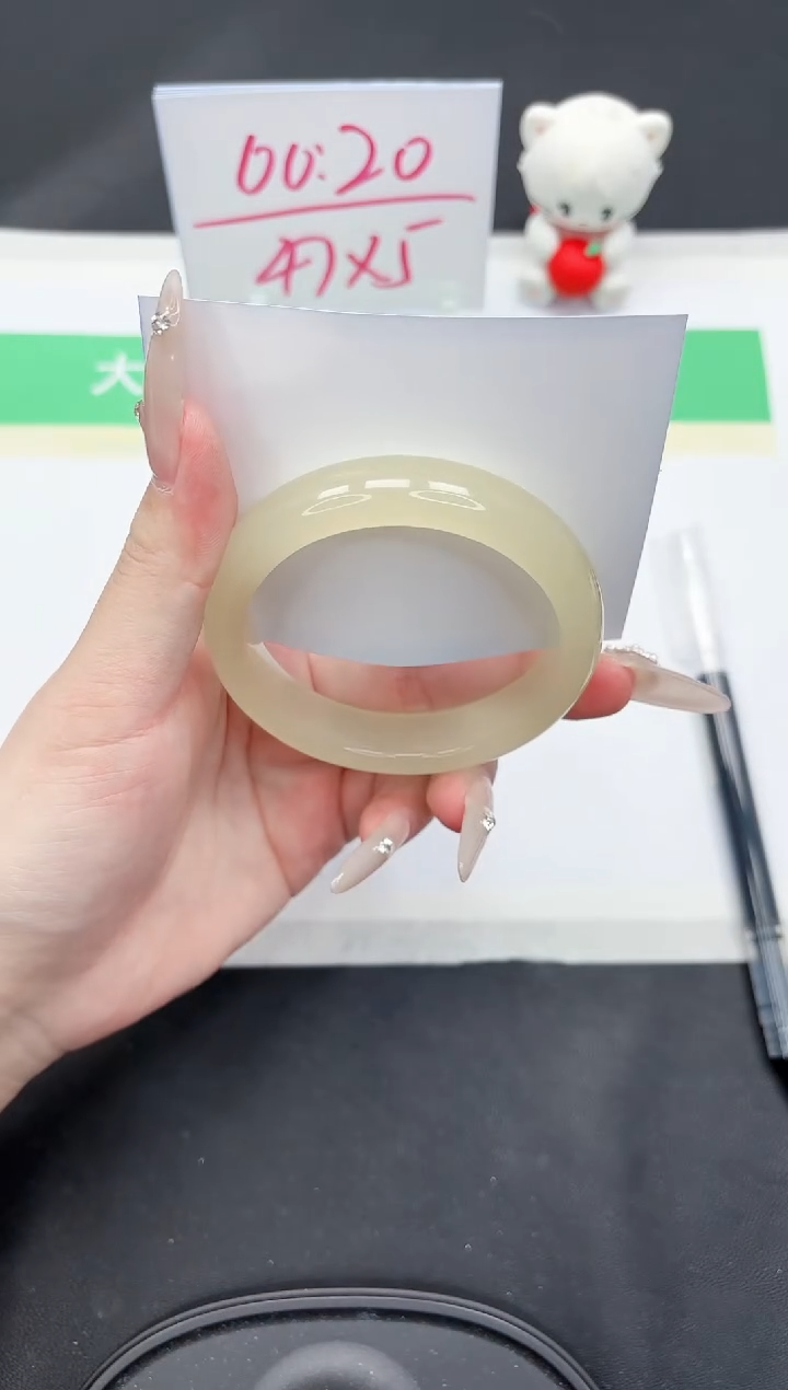 【闪购商品】石英质玉手镯未镶嵌63-57.6