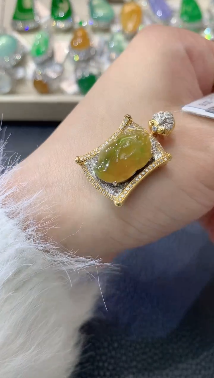 【闪购商品】翡翠吊坠(不含链)18K金镶嵌D4