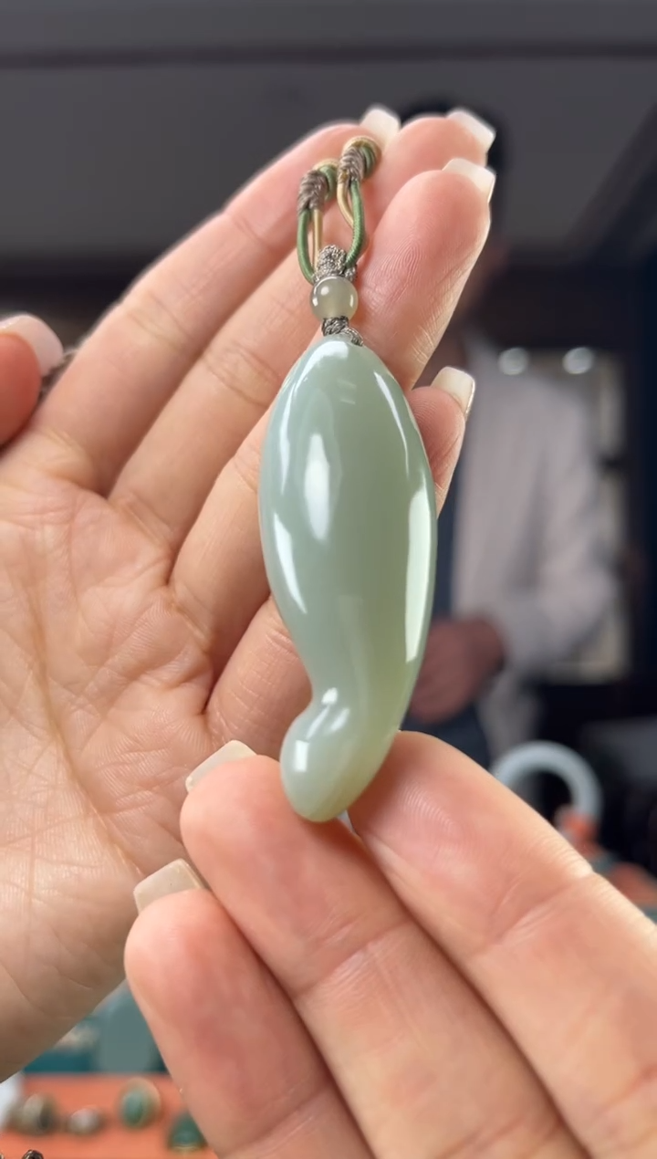 颈饰未镶嵌和田玉佩佩