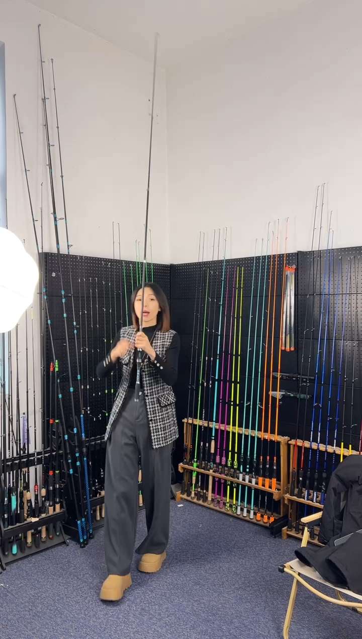 2.4m碳素伶俐虫绿色2.4米直柄（瑕疵尾货竿，没有售后，介意勿拍）