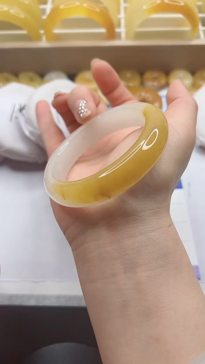 【闪购商品】石英质玉手镯未镶嵌363-56