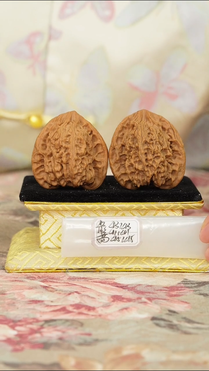文玩核桃吊坠15年南将石