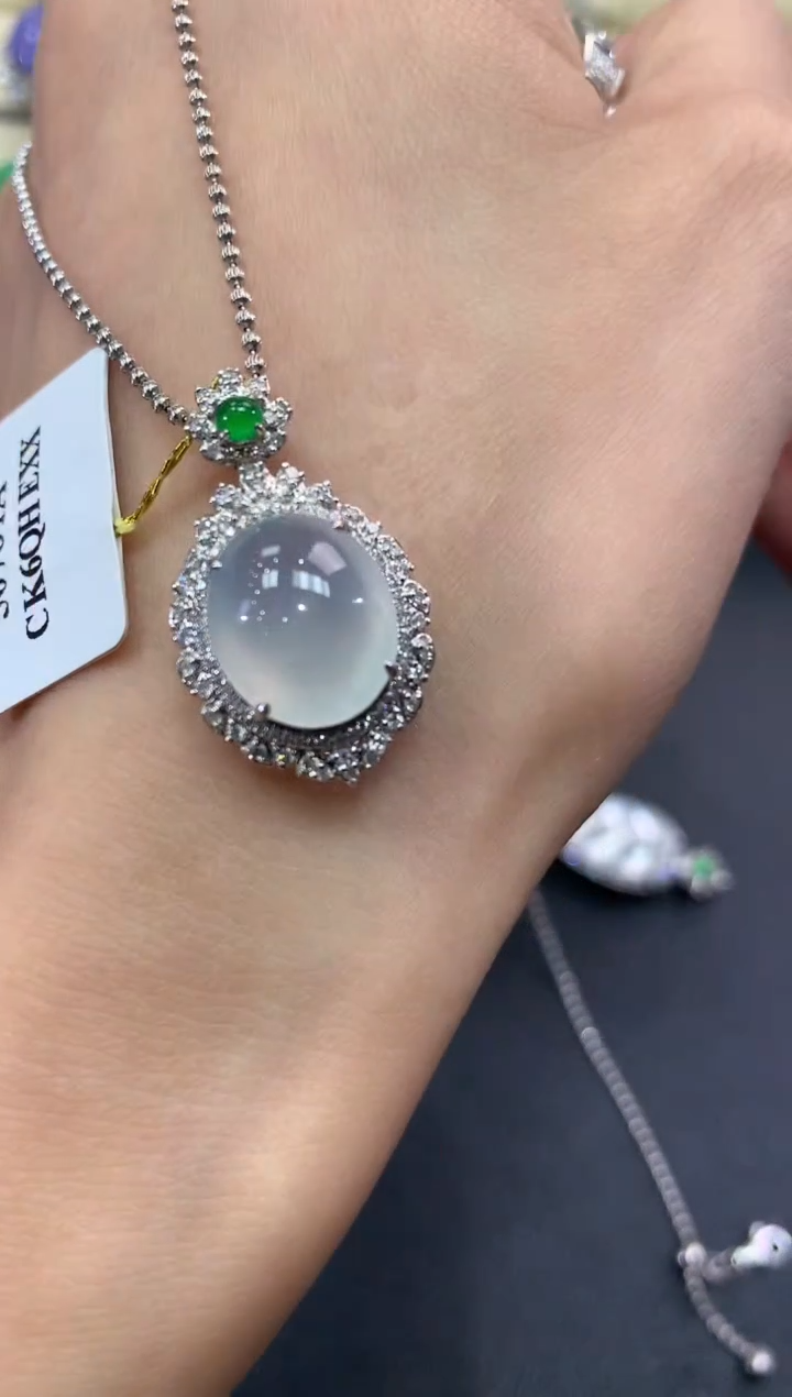 【闪购商品】翡翠吊坠(不含链)18K金镶嵌a185       