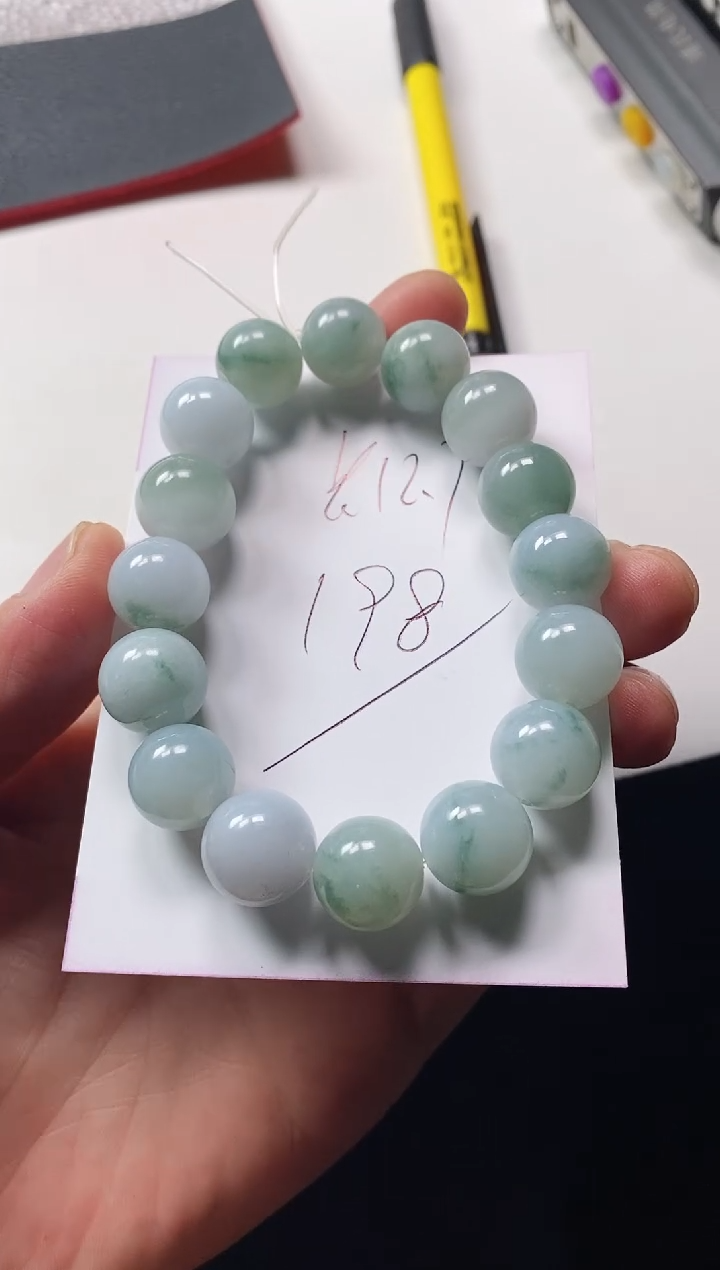 颈饰未镶嵌翡翠手串