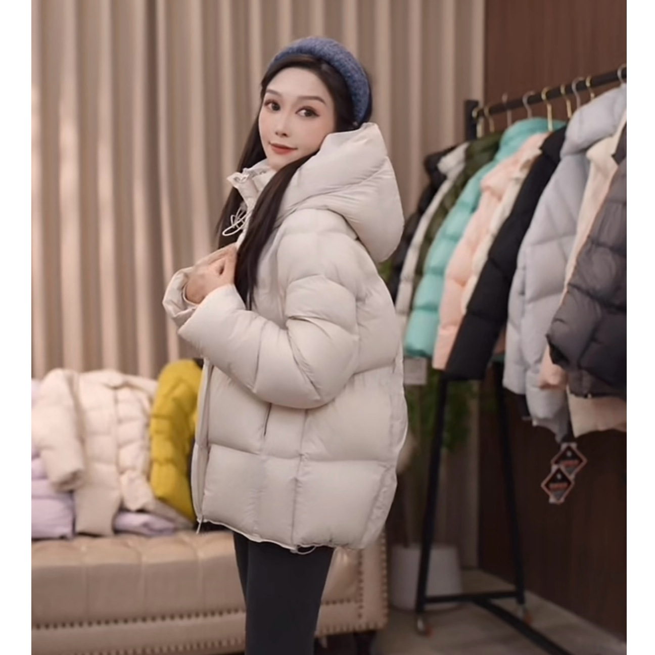 云朵泡芙中长款加厚连帽羽绒服c