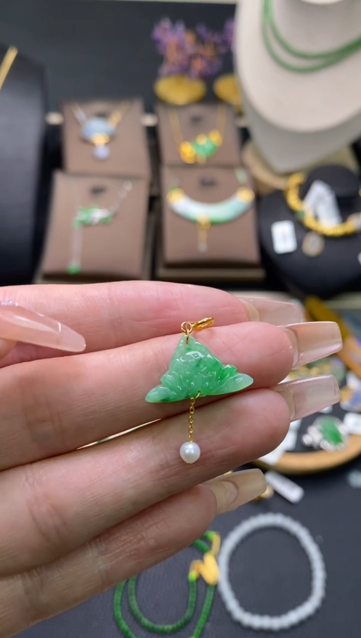 【闪购商品】翡翠颈饰18K金镶嵌净货13183