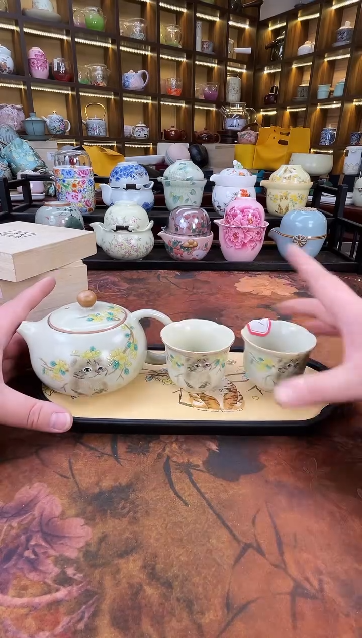 【闪购商品】黄汝猫咪1西施壶2花口加猫咪盘