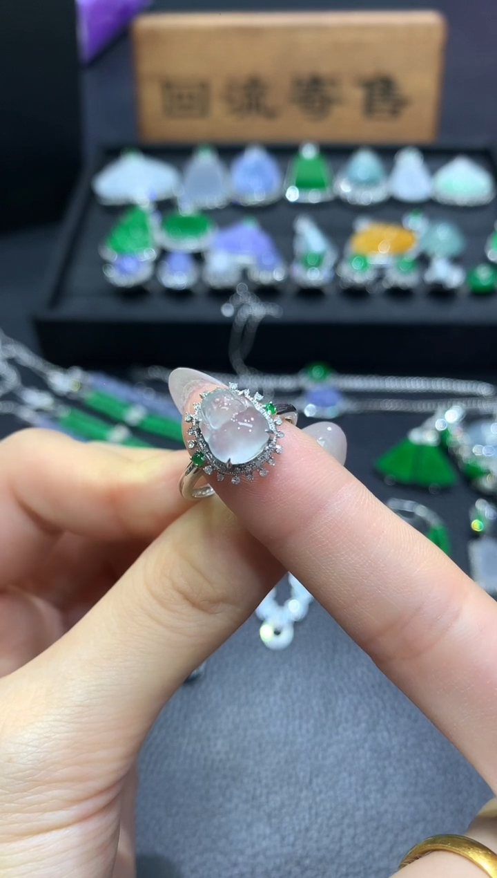 18K金镶嵌戒指翡翠6团购