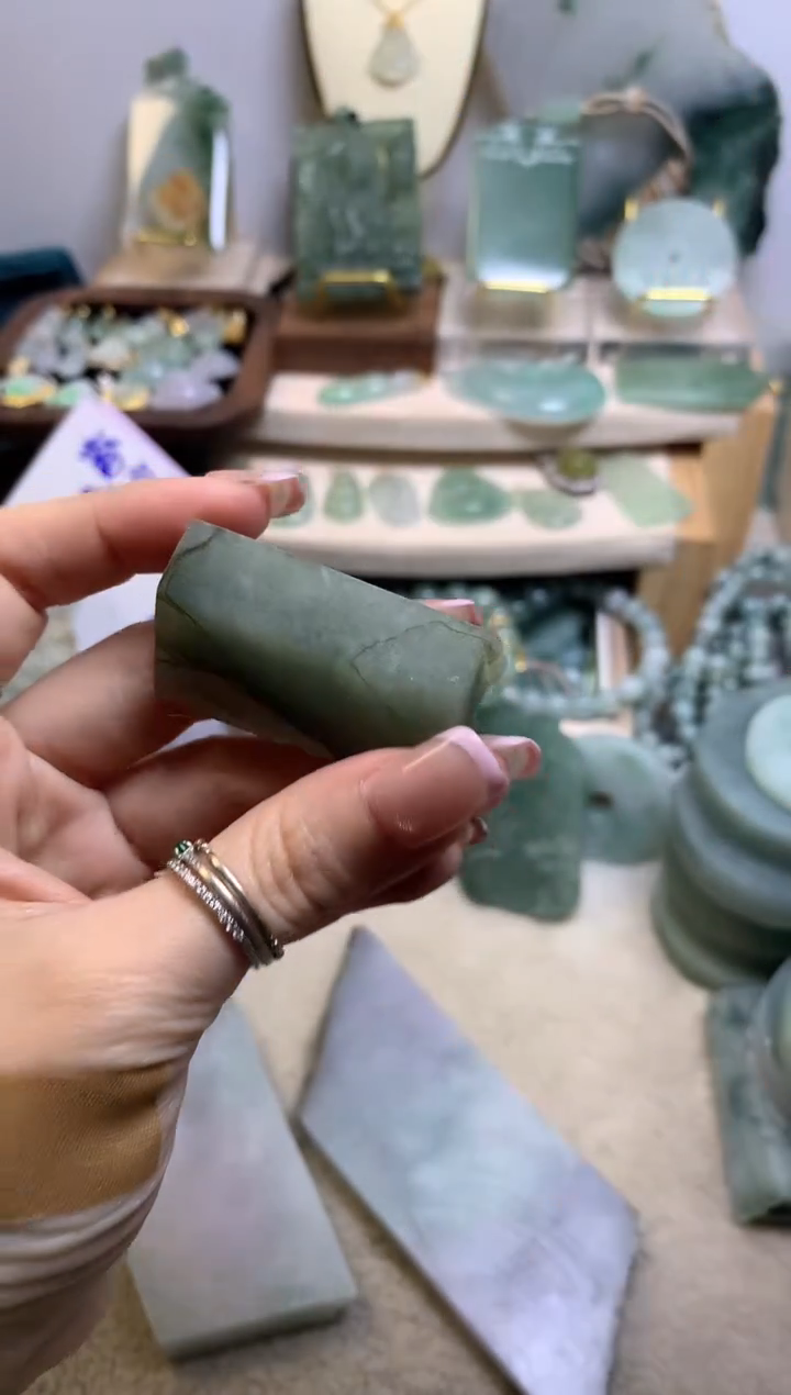 【闪购商品】翡翠挂件未镶嵌 缅甸A货翡翠，没有运费险