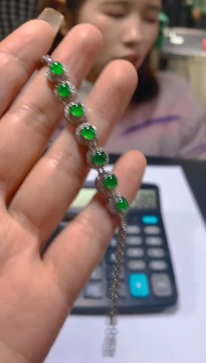 未镶嵌手链翡翠多样性发一