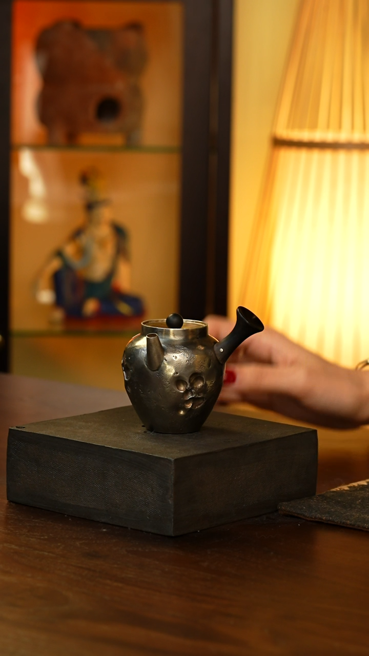 戏*陨石坑银壶....