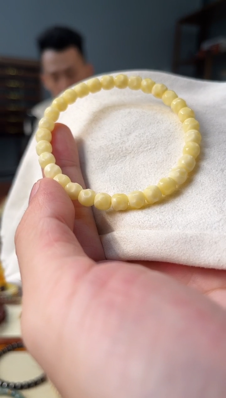 未镶嵌琥珀裸石琥珀蜜蜡（多样性发其一）