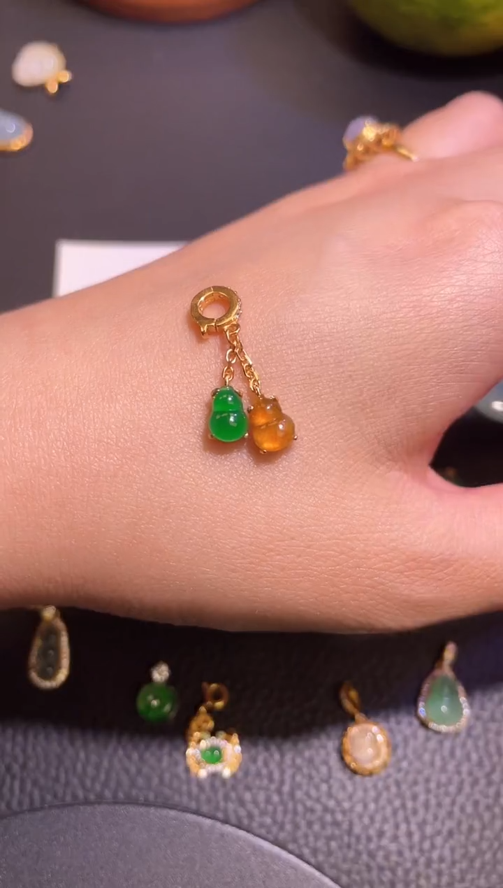 颈饰银S925镶嵌翡翠滴*答a货翡翠