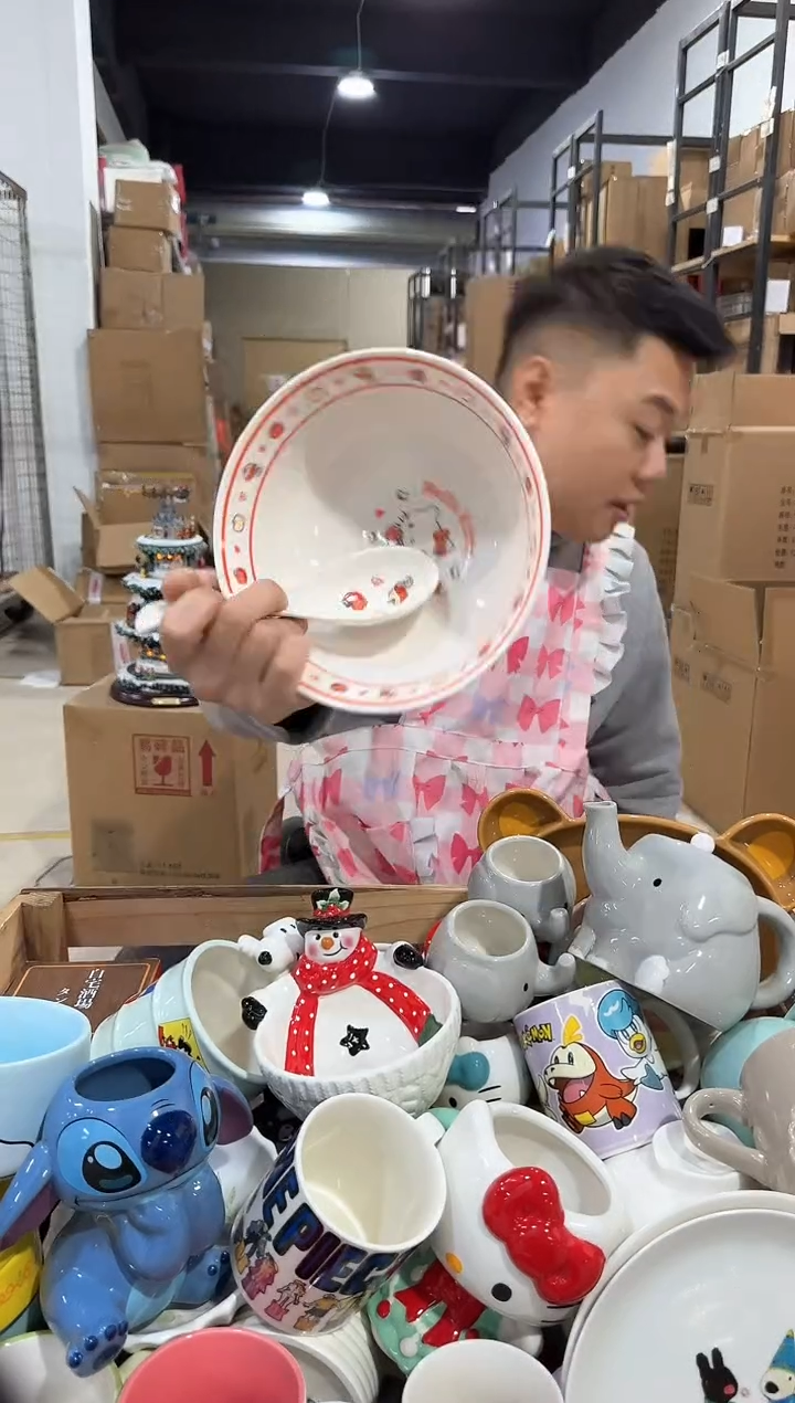 瓷片红色原盒kt猫碗勺套装