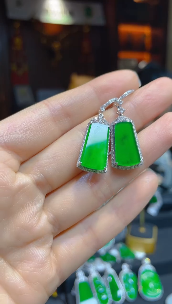 【闪购商品】翡翠耳饰18K金镶嵌98628天然A货翡翠无事牌耳坠