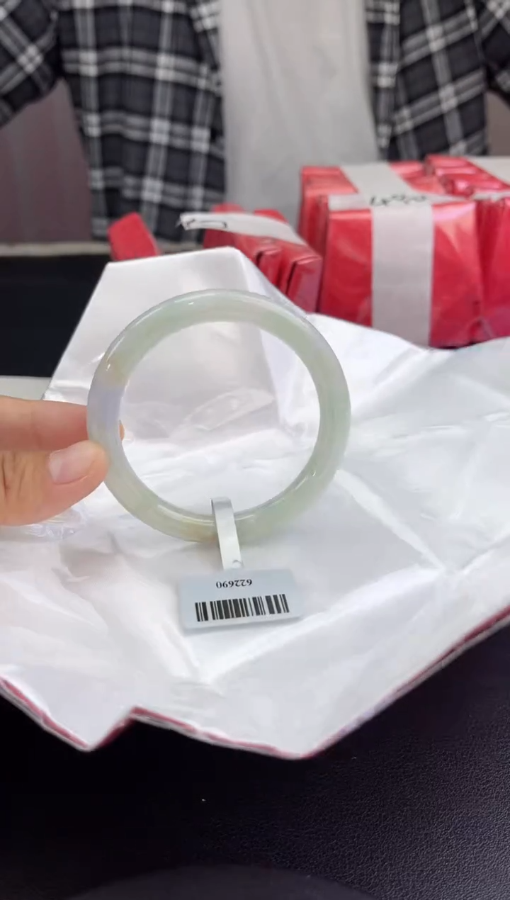 【闪购商品】翡翠手镯未镶嵌翡翠手镯(微瑕）3
