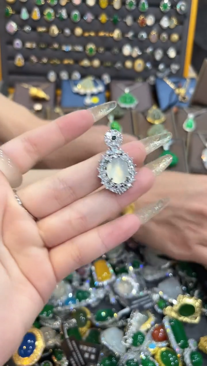 【闪购商品】玛瑙/玉髓颈饰未镶嵌1