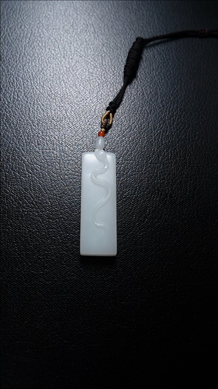 【闪购商品】和田玉颈饰未镶嵌蛇牌