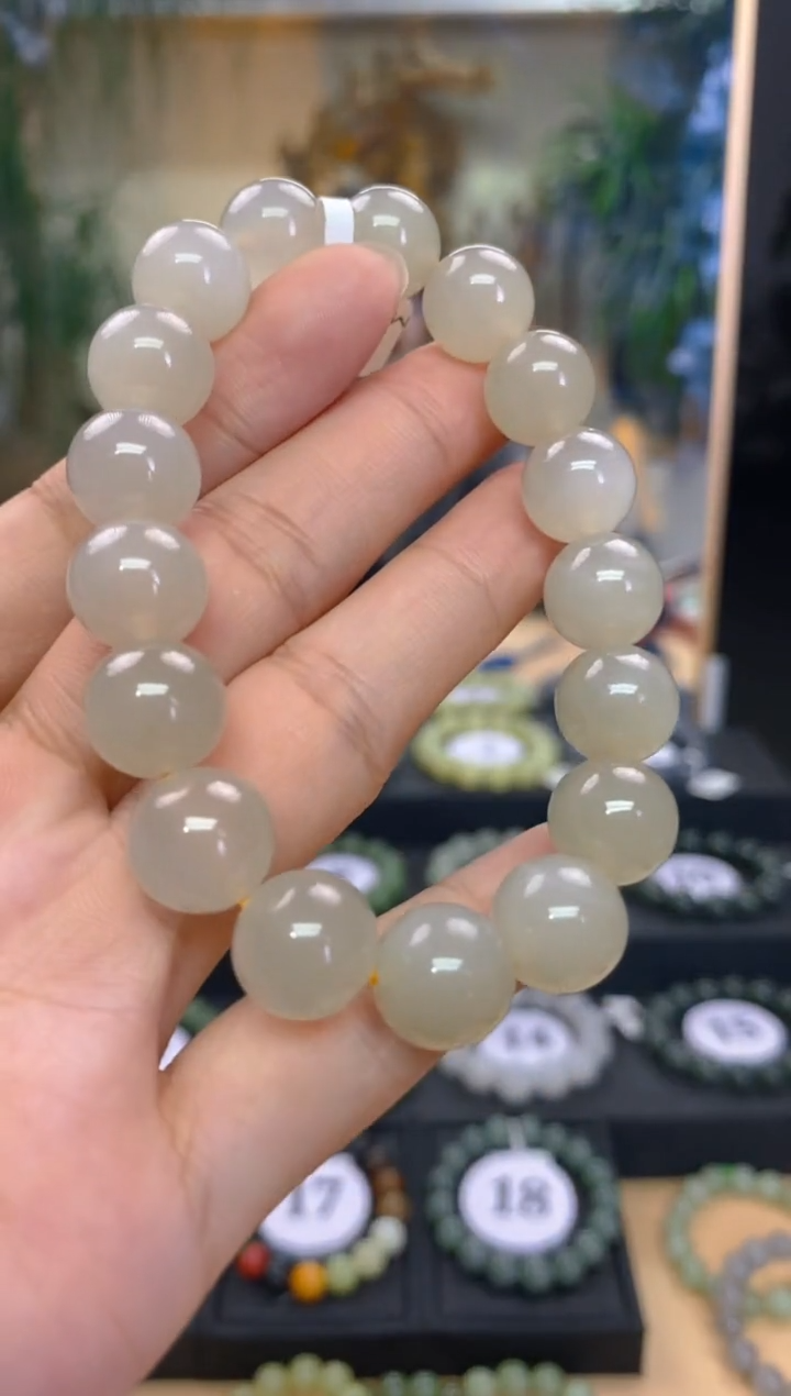 未镶嵌手串和田玉卡12
