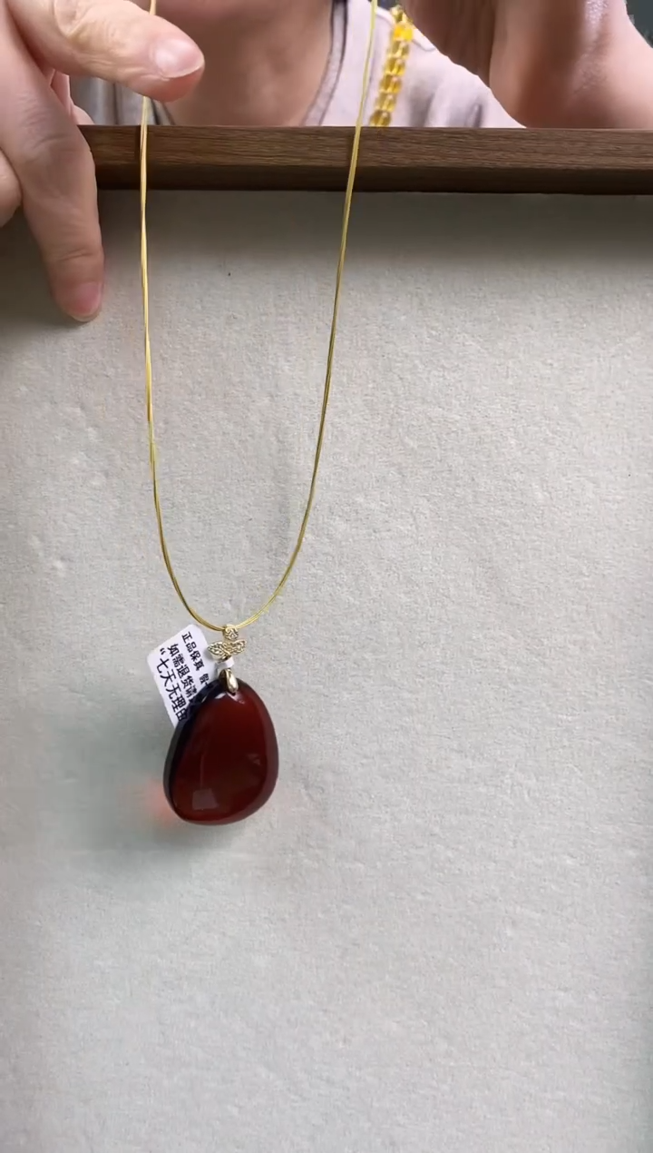【闪购商品】琥珀颈饰未镶嵌血珀吊坠0000