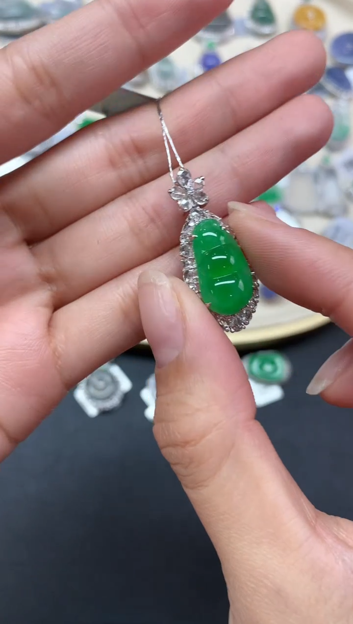 【闪购商品】翡翠吊坠(不含链)18K金镶嵌吊坠A466|39800