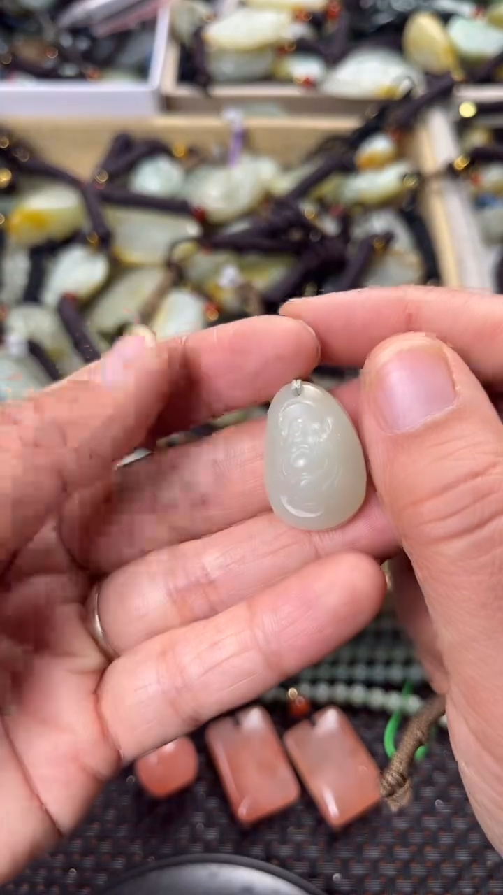 【闪购商品】和田玉颈饰未镶嵌多样性发货没有证书拍一发一有瑕