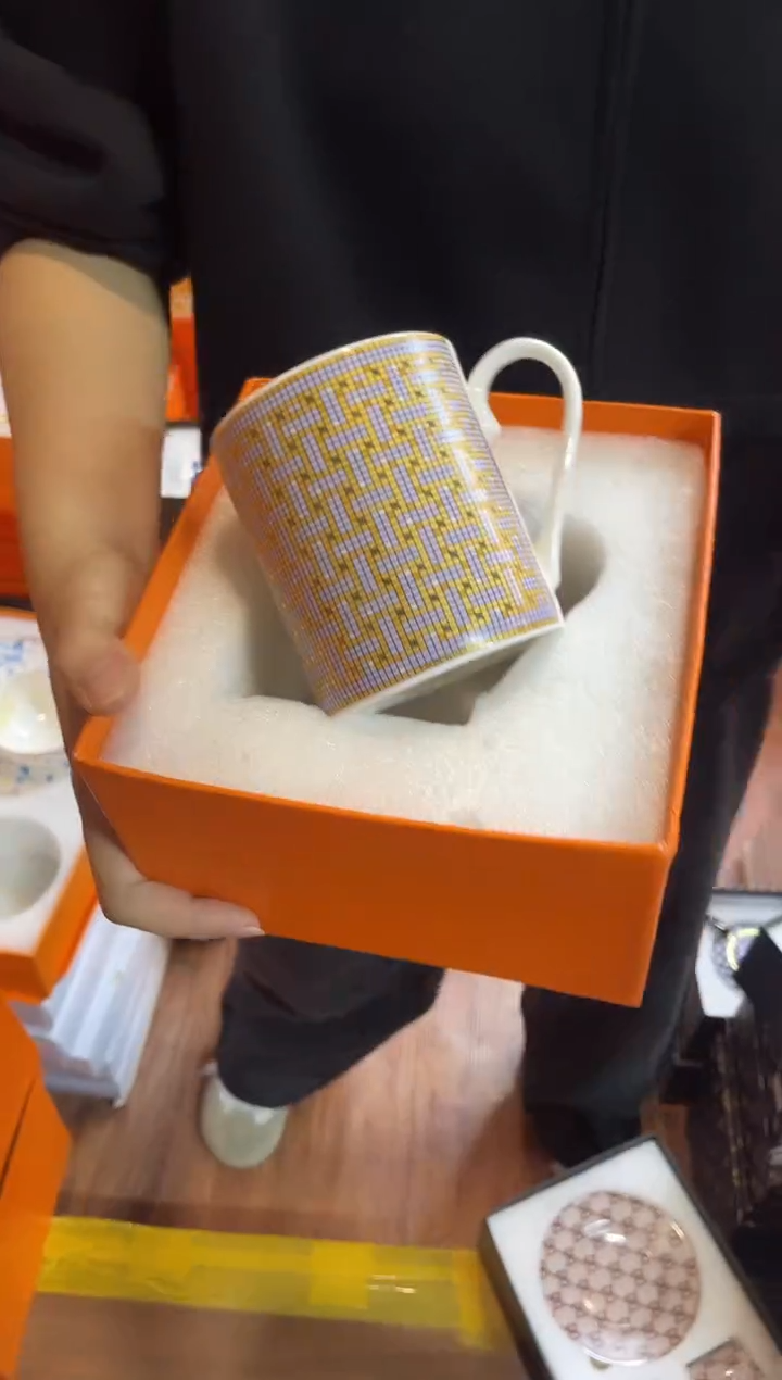杯鸿辉家品牌瓷器，京东包邮！