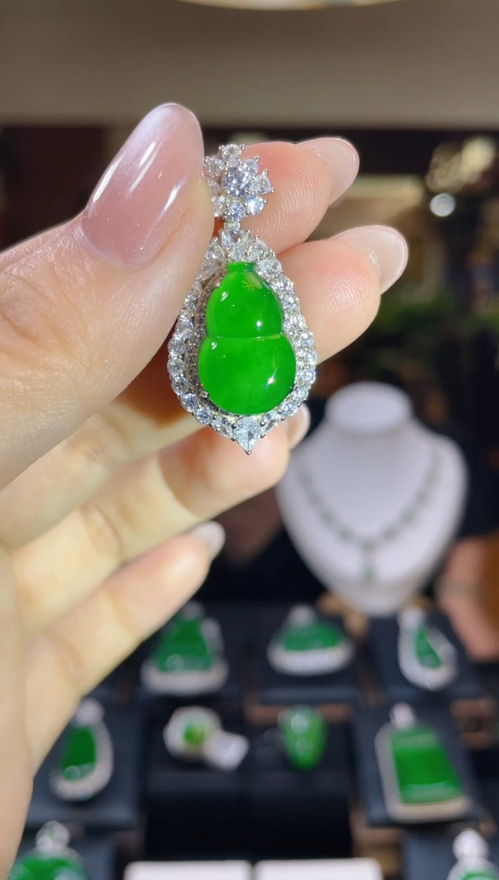 【闪购商品】翡翠吊坠(不含链)未镶嵌葫芦吊坠