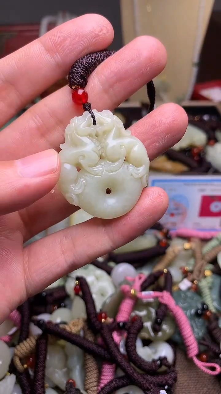 颈饰未镶嵌和田玉新疆料青海料清水和田玉吊坠