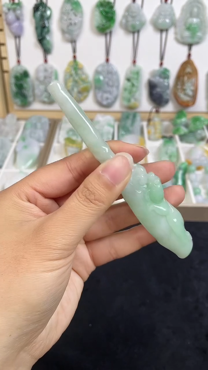 颈饰未镶嵌翡翠1