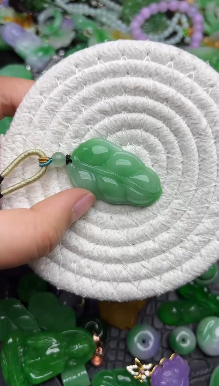 颈饰未镶嵌翡翠缅甸翡翠吊坠