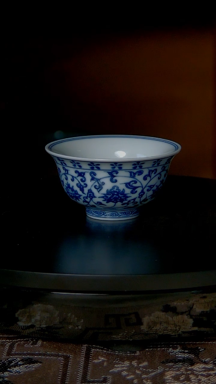   景德镇手工青花压手主人杯