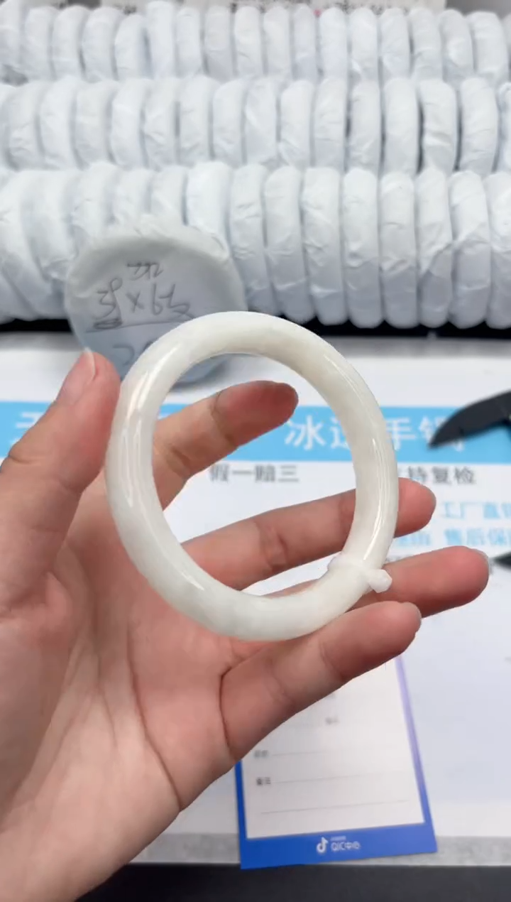【闪购商品】和田玉手镯未镶嵌107-60
