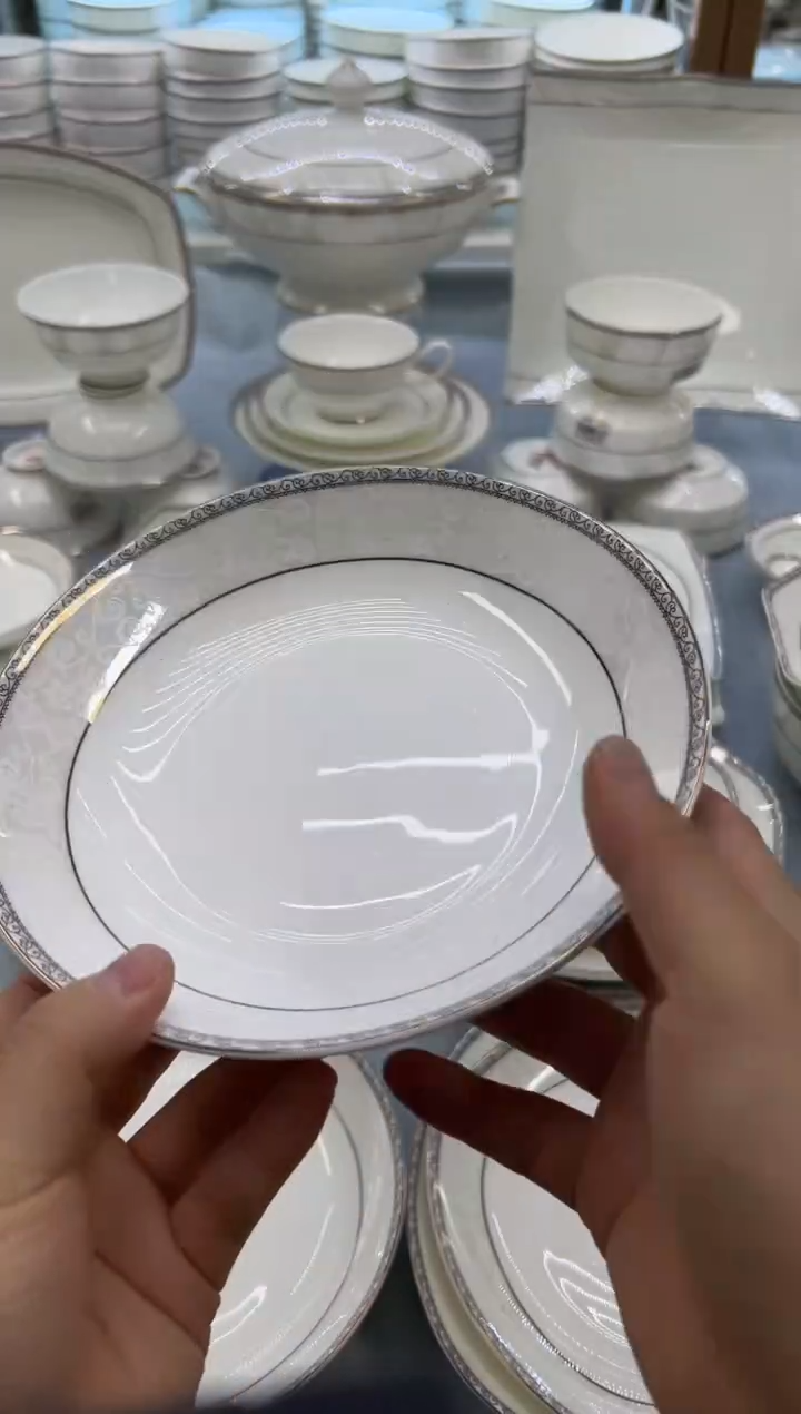 骨瓷玲珑7.5圆饭盘+6个