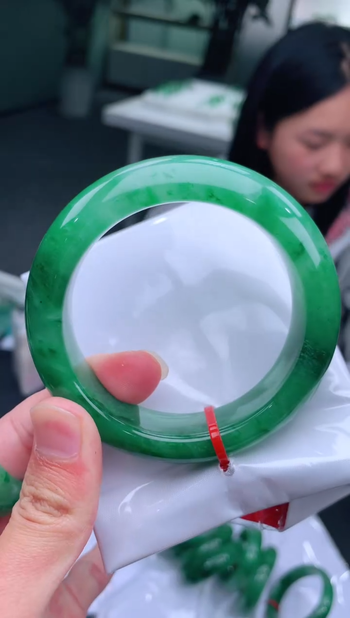 【闪购商品】石英质玉手镯未镶嵌手镯