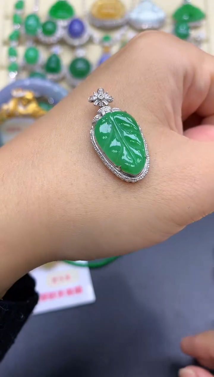 颈饰18K金镶嵌翡翠277-中国好珍宝