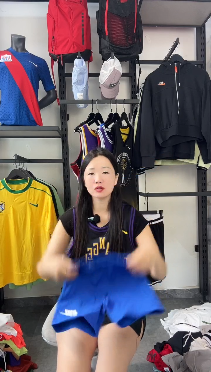 809·编码 耐克卫衣服饰过款为准 尺码·110