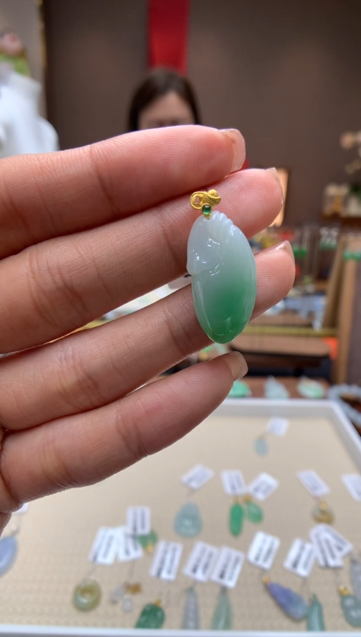 【闪购商品】翡翠颈饰18K金镶嵌钱袋