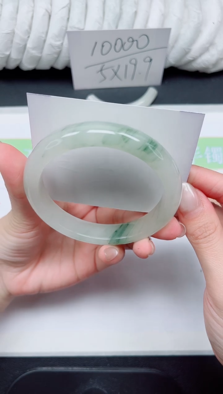 【闪购商品】石英质玉手镯未镶嵌115-64.6