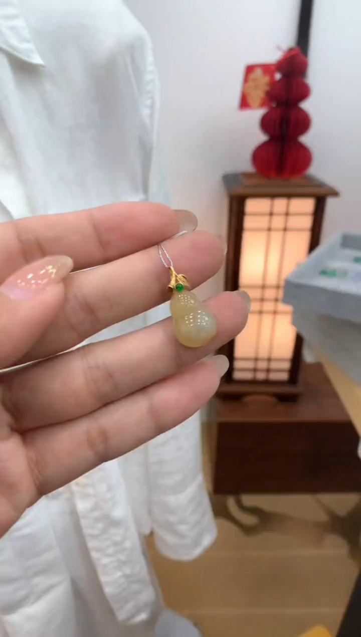 【闪购商品】翡翠颈饰18K金镶嵌葫芦吊坠