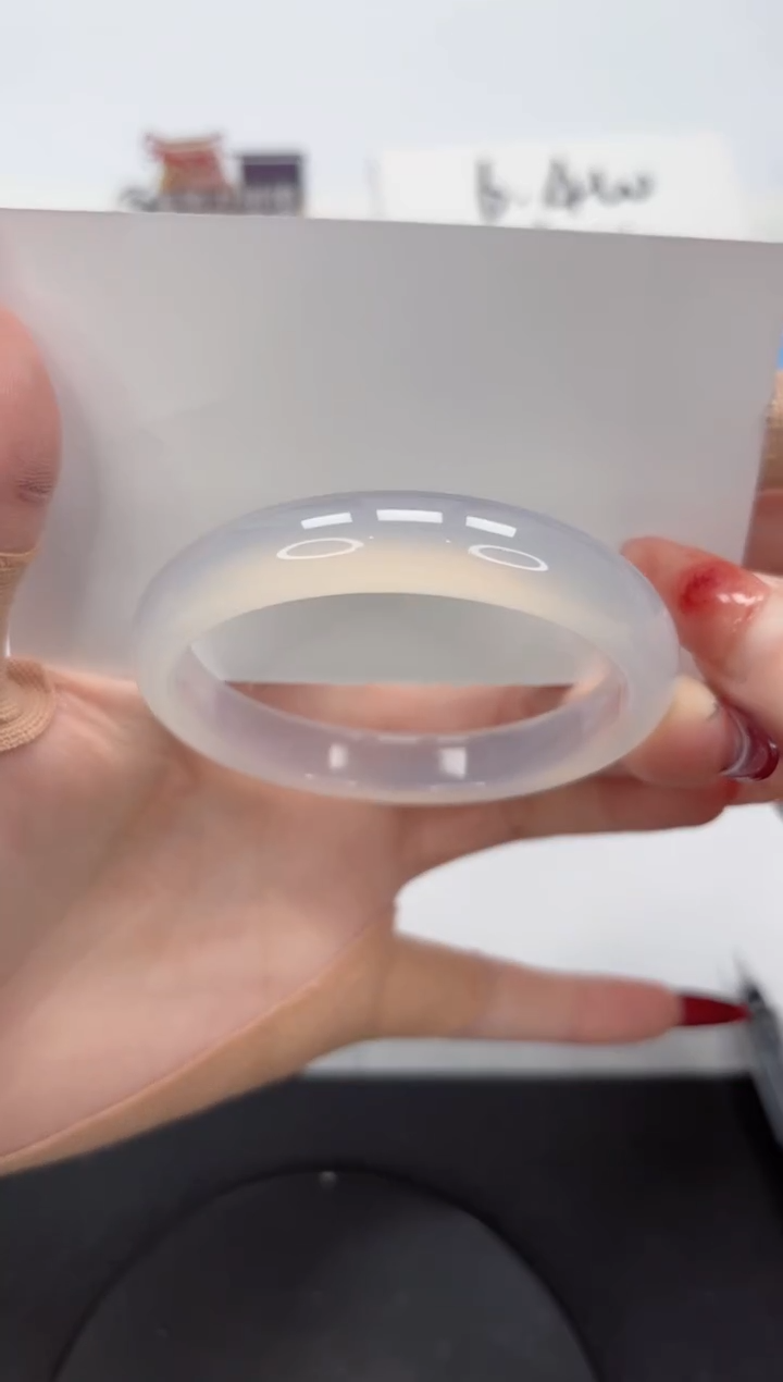 【闪购商品】石英质玉手镯未镶嵌A158-54.6