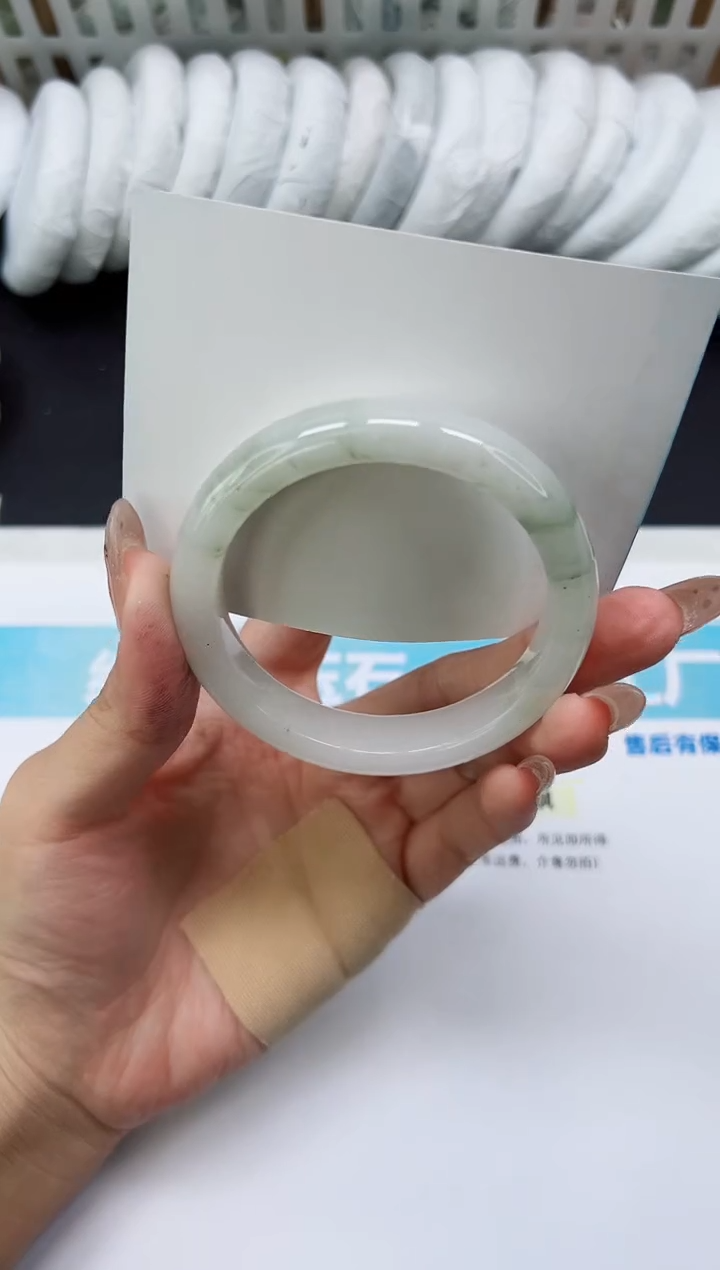 未镶嵌手镯石英质玉A201-56.5