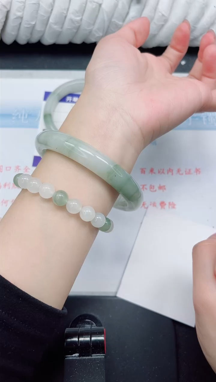 【闪购商品】石英质玉手镯未镶嵌322#64.5