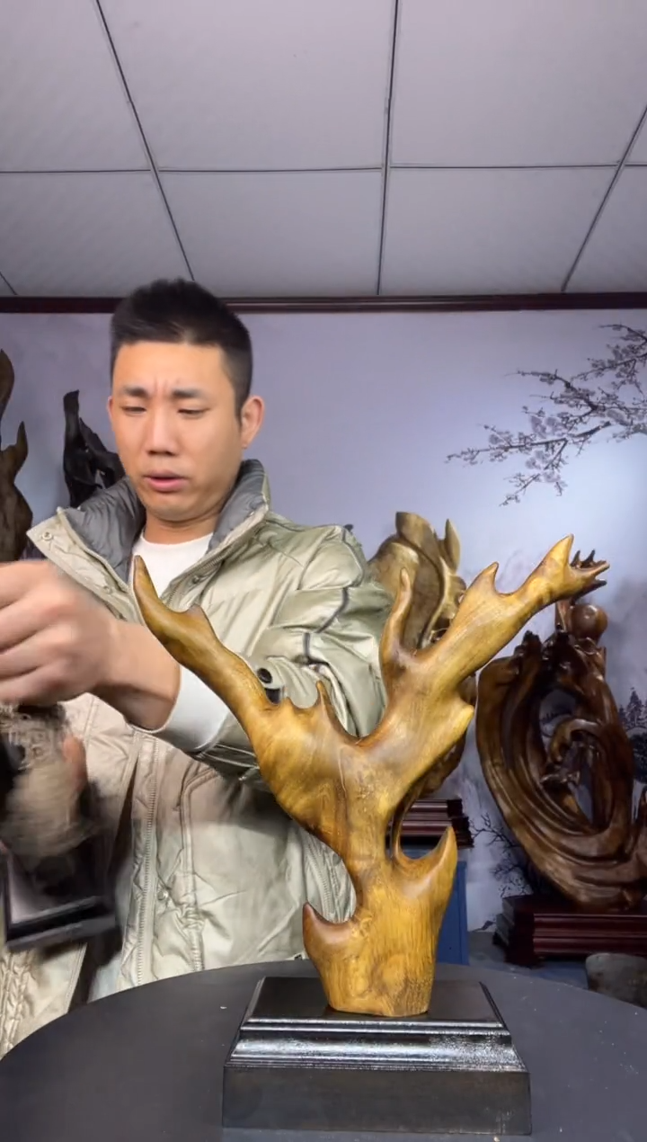 金丝楠木雕款舞*金丝楠木工艺品摆件